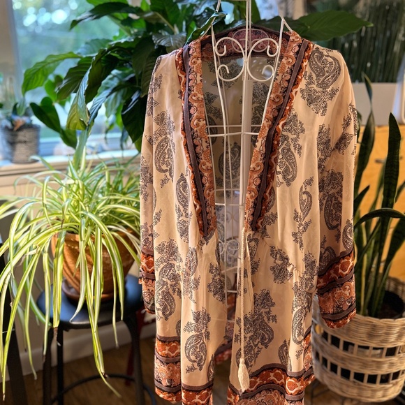 Xhilaration Kimono - Picture 2 of 7